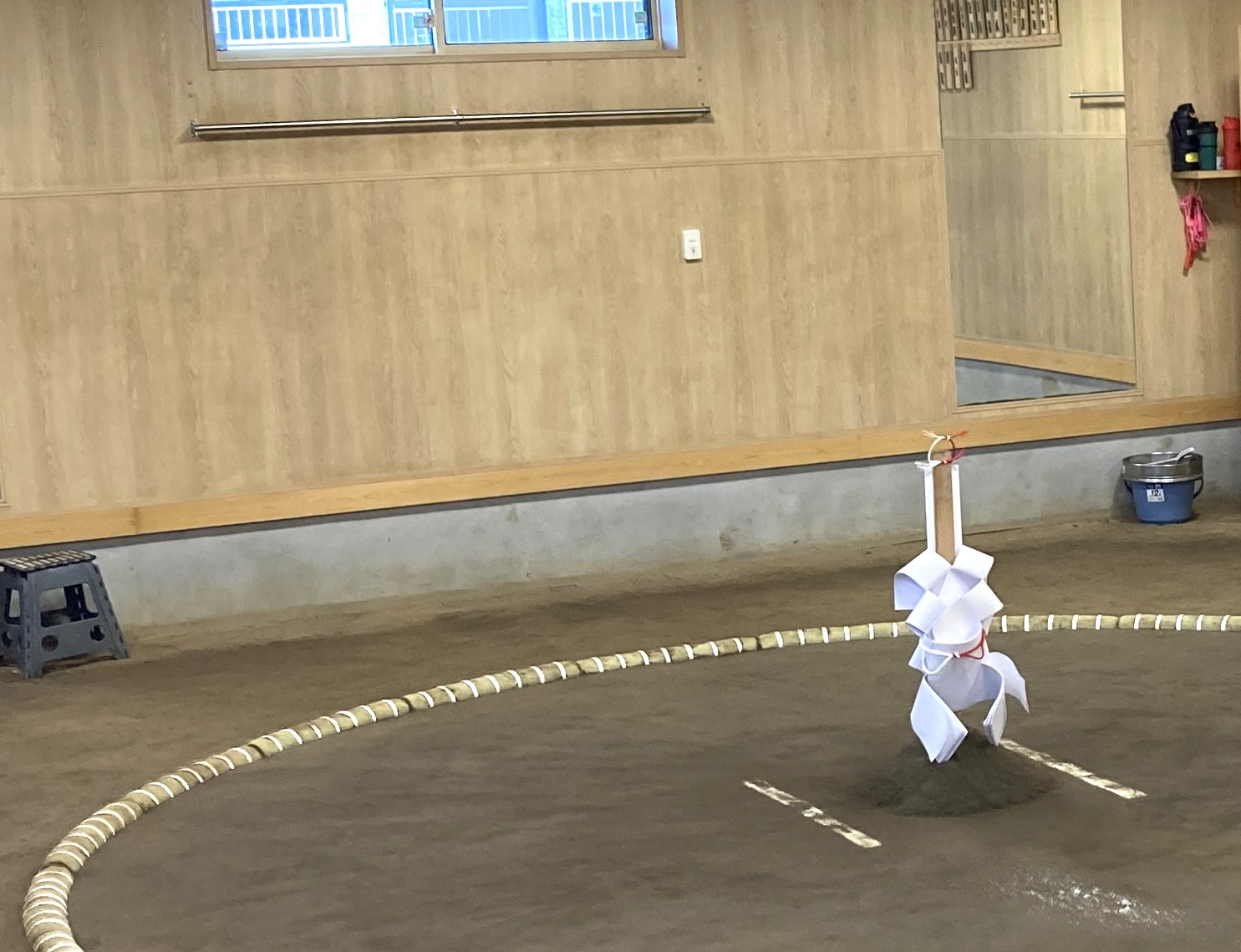 相撲部屋の稽古場